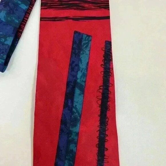 SURREY MENS NECKTIE RED BLUE 100% SILK TIE - Picture 3 of 11